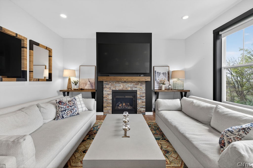5567 Rolling Meadows