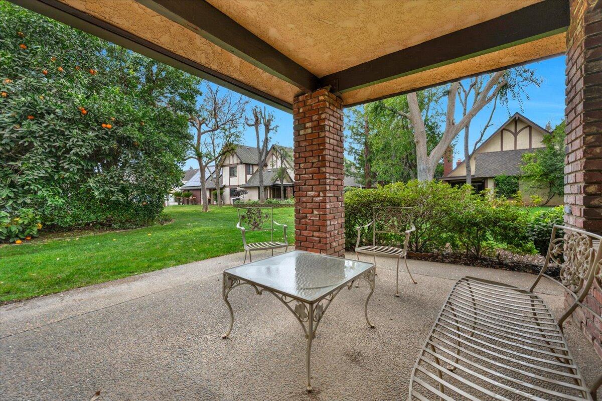 2807 W Downing Court