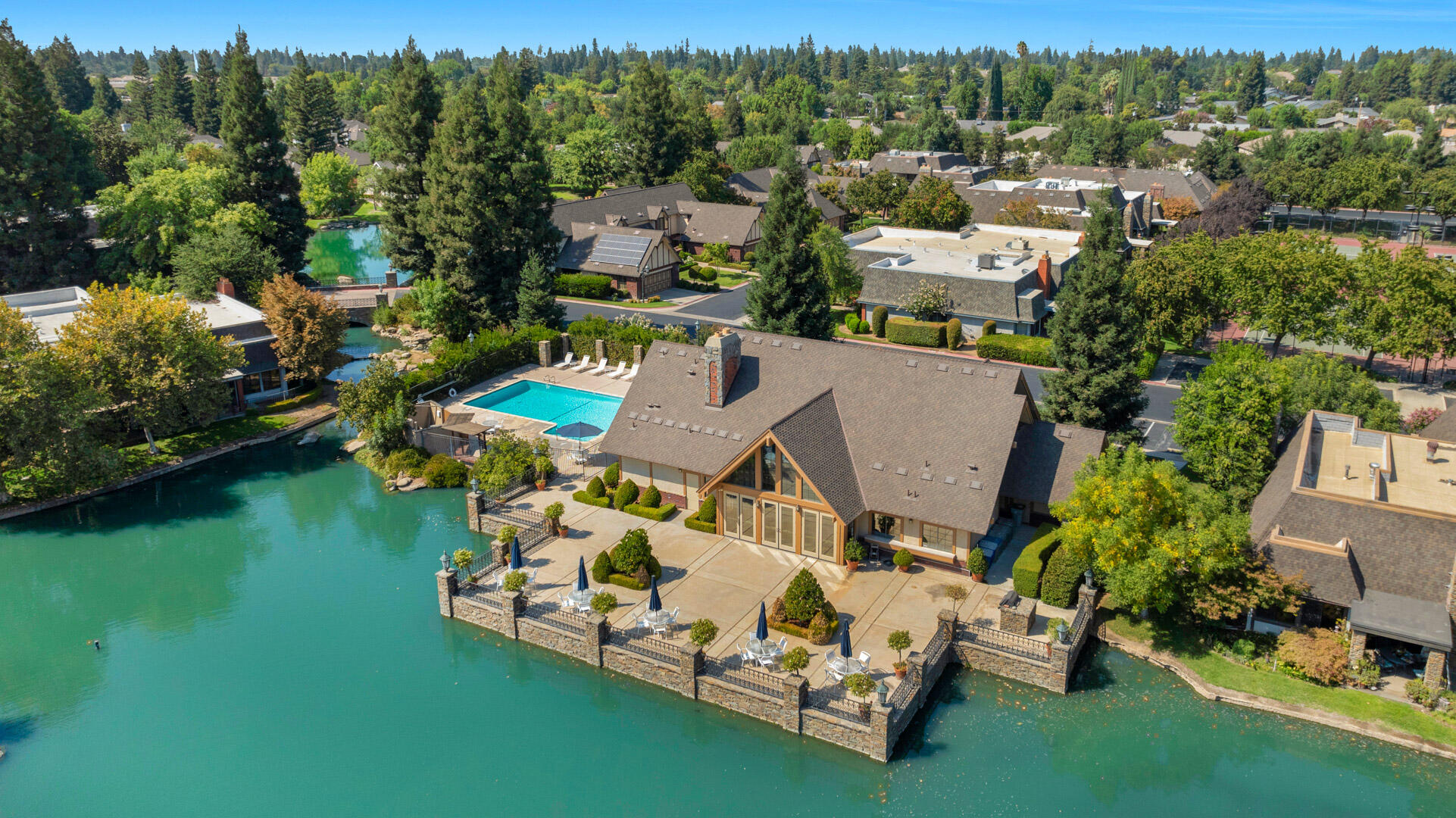 2807 W Downing Court