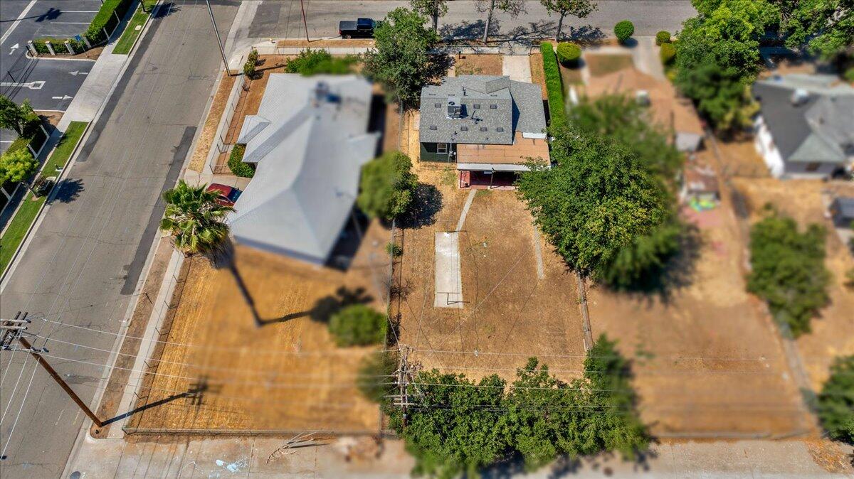 435 W Valencia Avenue