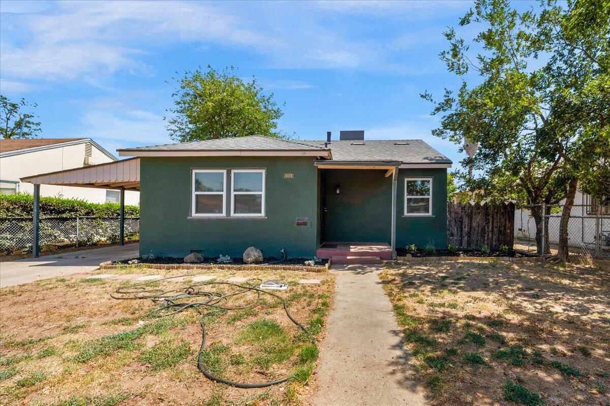 435 W Valencia Avenue