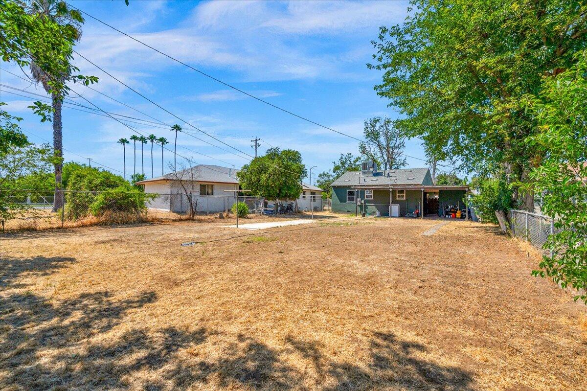 435 W Valencia Avenue