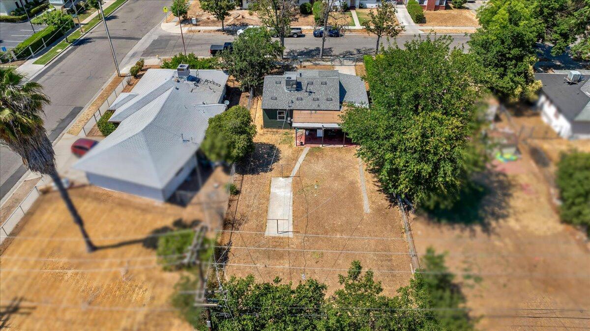 435 W Valencia Avenue