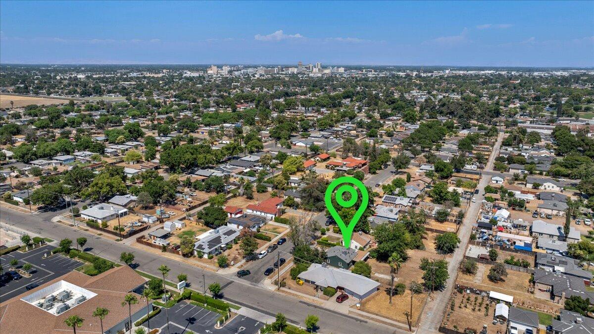 435 W Valencia Avenue