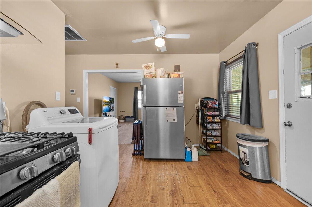 435 W Valencia Avenue