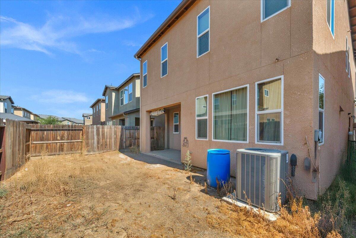 6317 N Alta Vista Lane