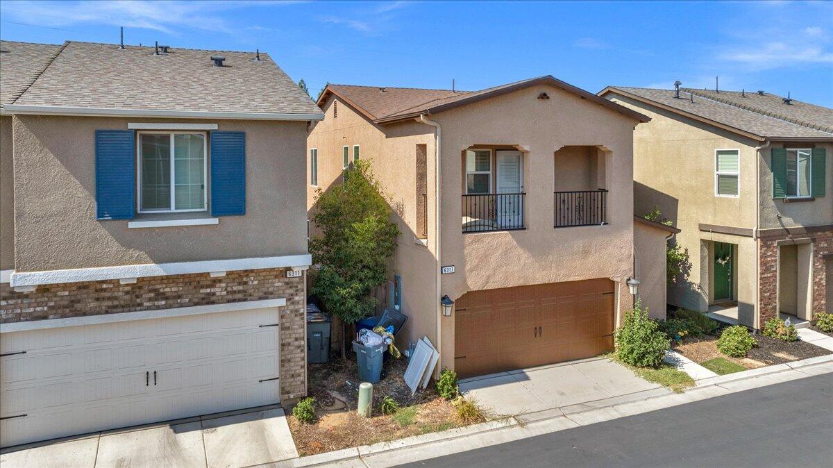 6317 N Alta Vista Lane