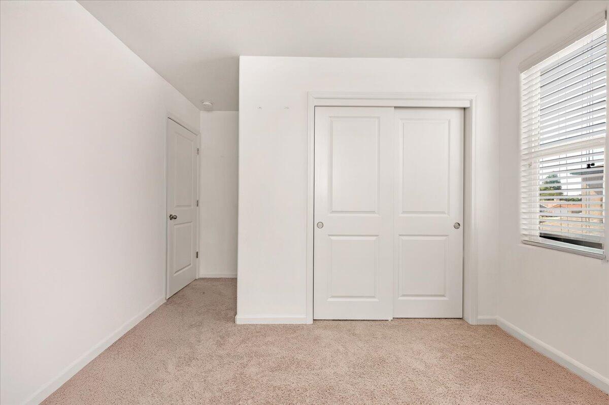 6317 N Alta Vista Lane