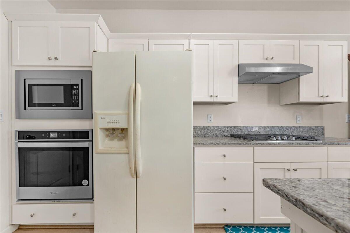 6317 N Alta Vista Lane