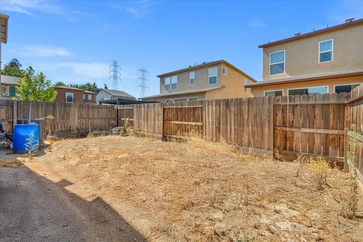 6317 N Alta Vista Lane