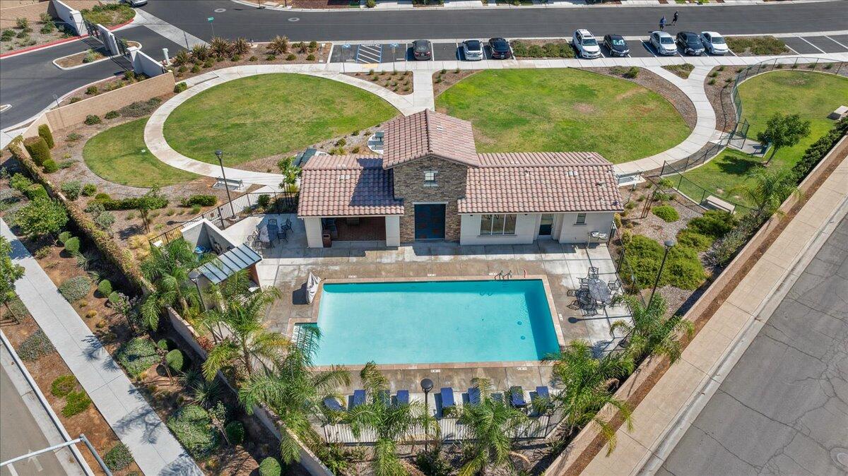 6317 N Alta Vista Lane