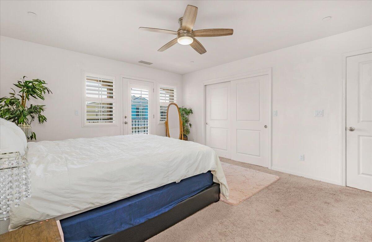 6317 N Alta Vista Lane