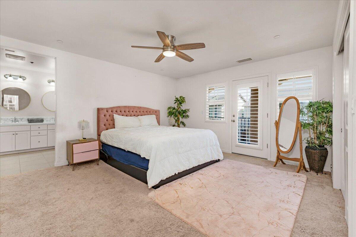 6317 N Alta Vista Lane