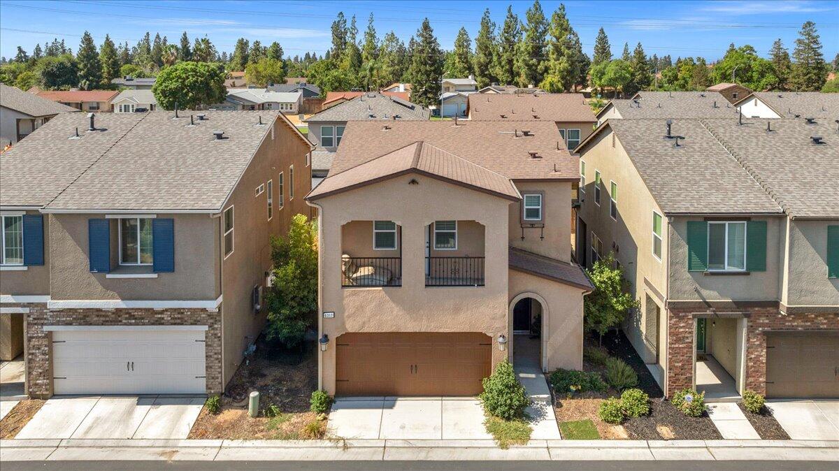 6317 N Alta Vista Lane