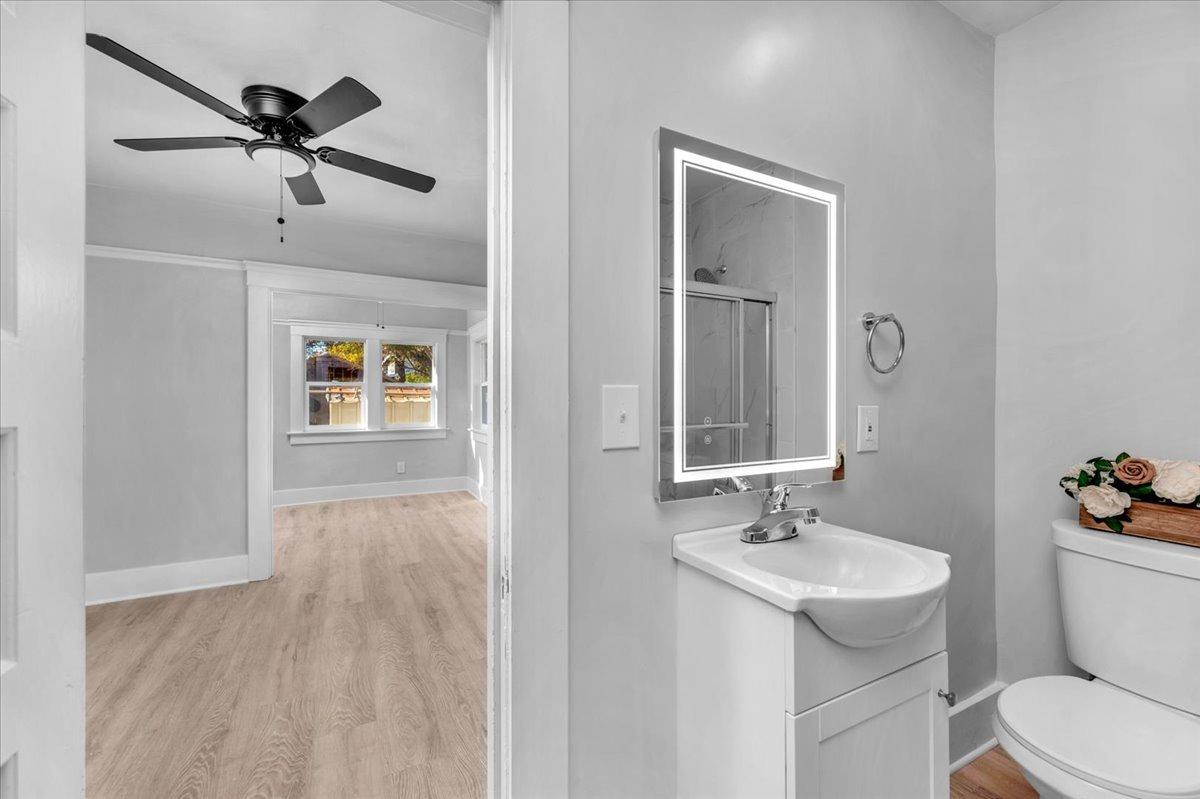 1265 N Safford Avenue