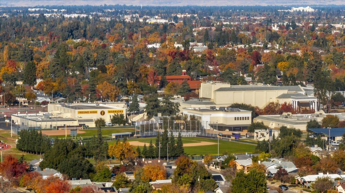 1265 N Safford Avenue