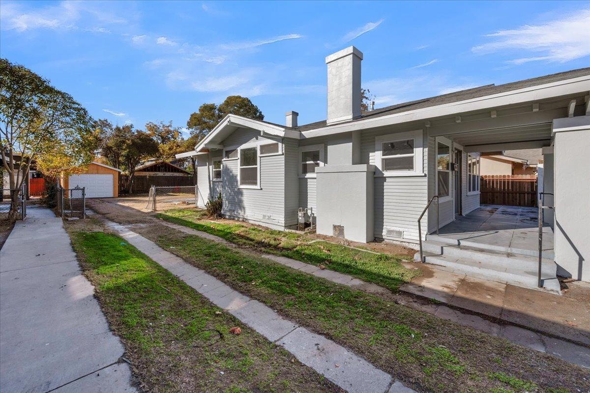 1265 N Safford Avenue