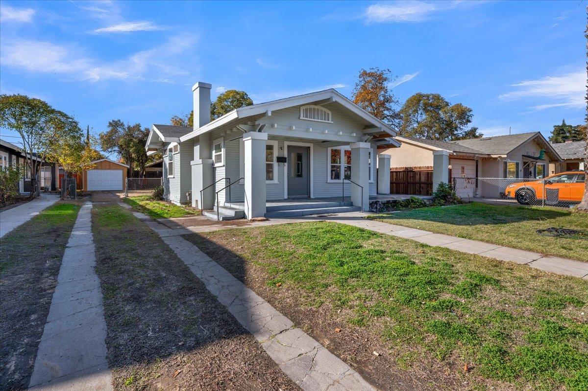 1265 N Safford Avenue