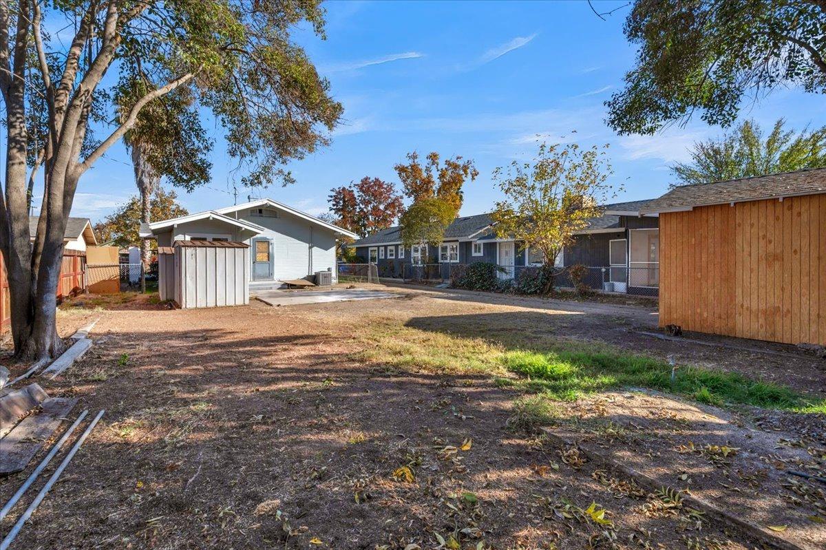 1265 N Safford Avenue