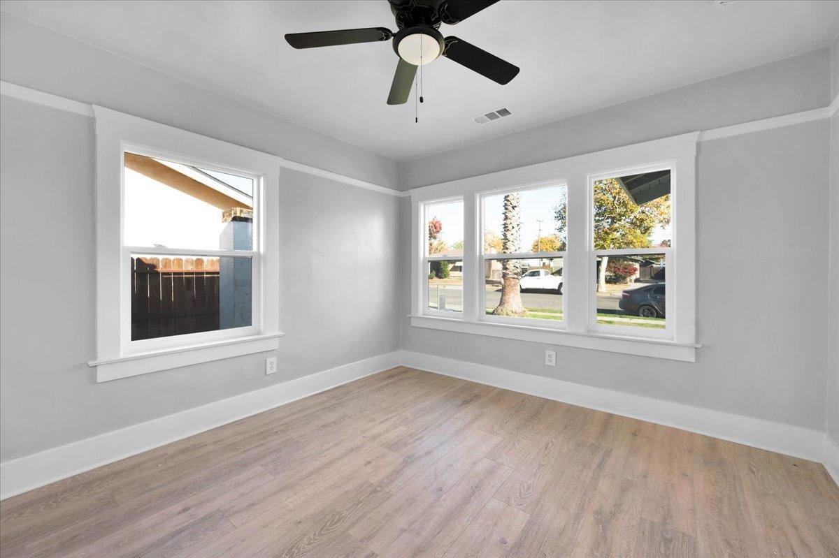 1265 N Safford Avenue