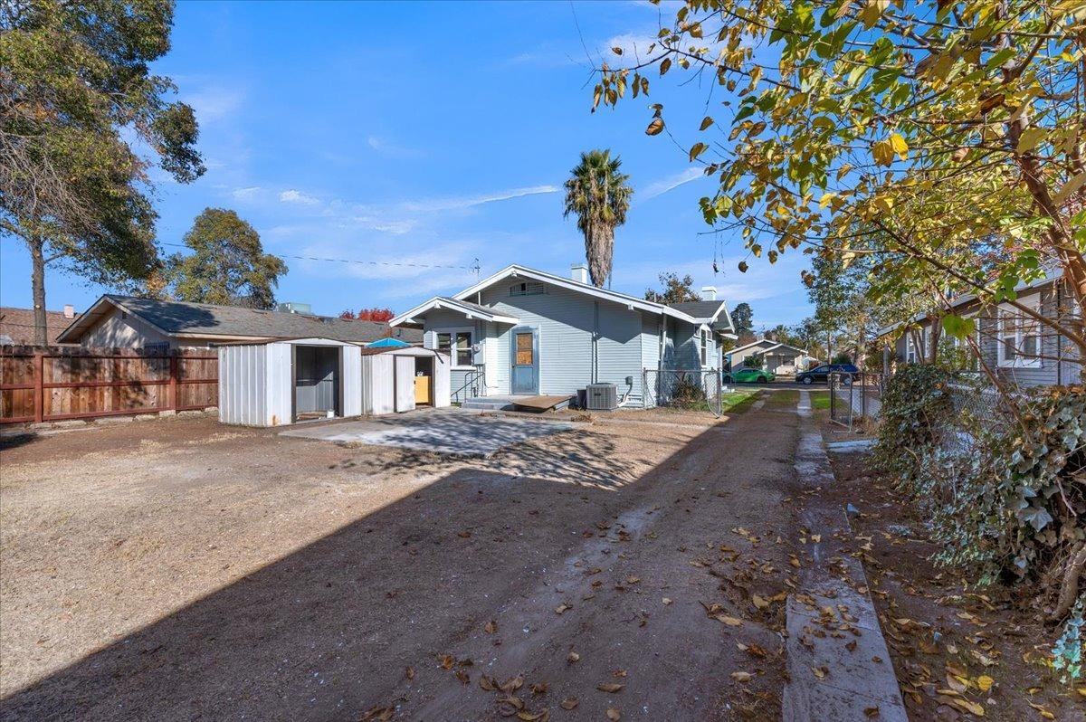 1265 N Safford Avenue