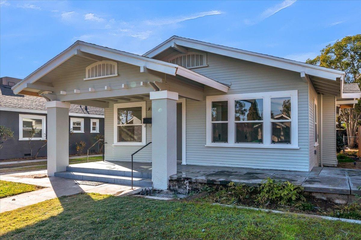 1265 N Safford Avenue