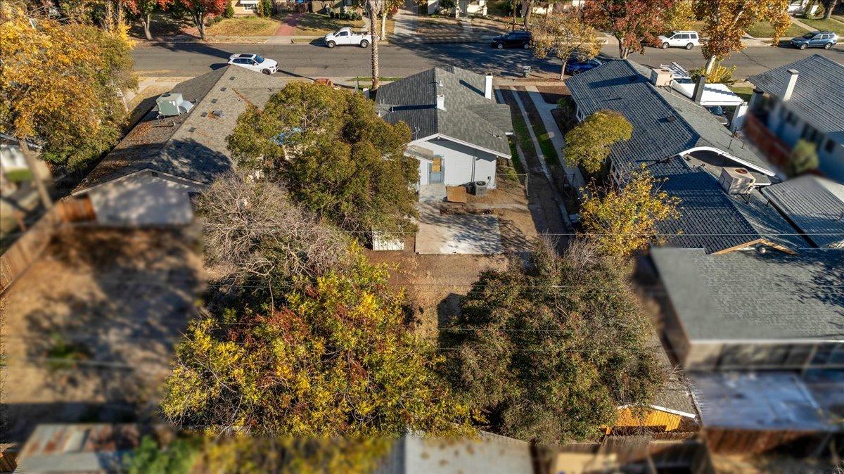 1265 N Safford Avenue