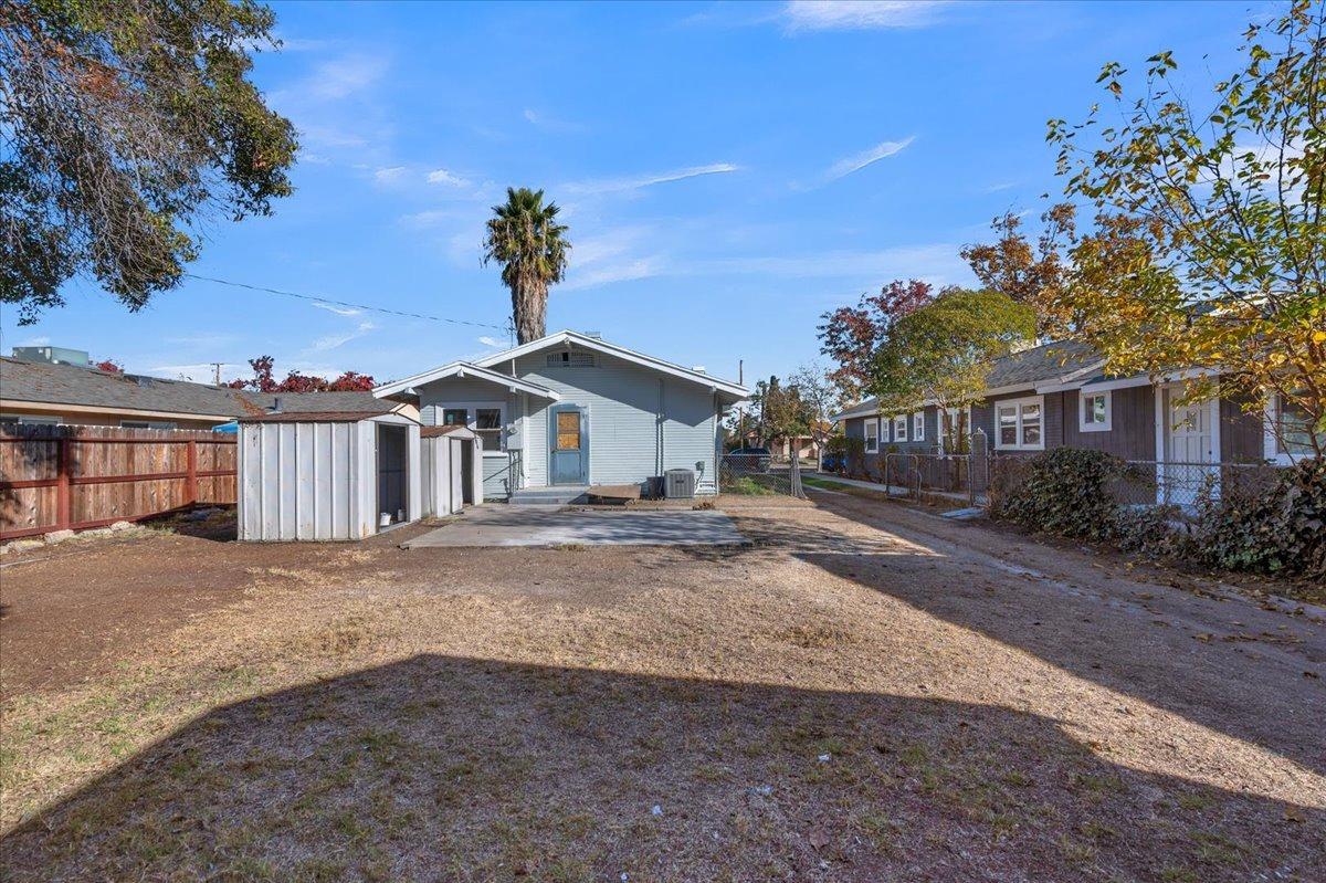 1265 N Safford Avenue