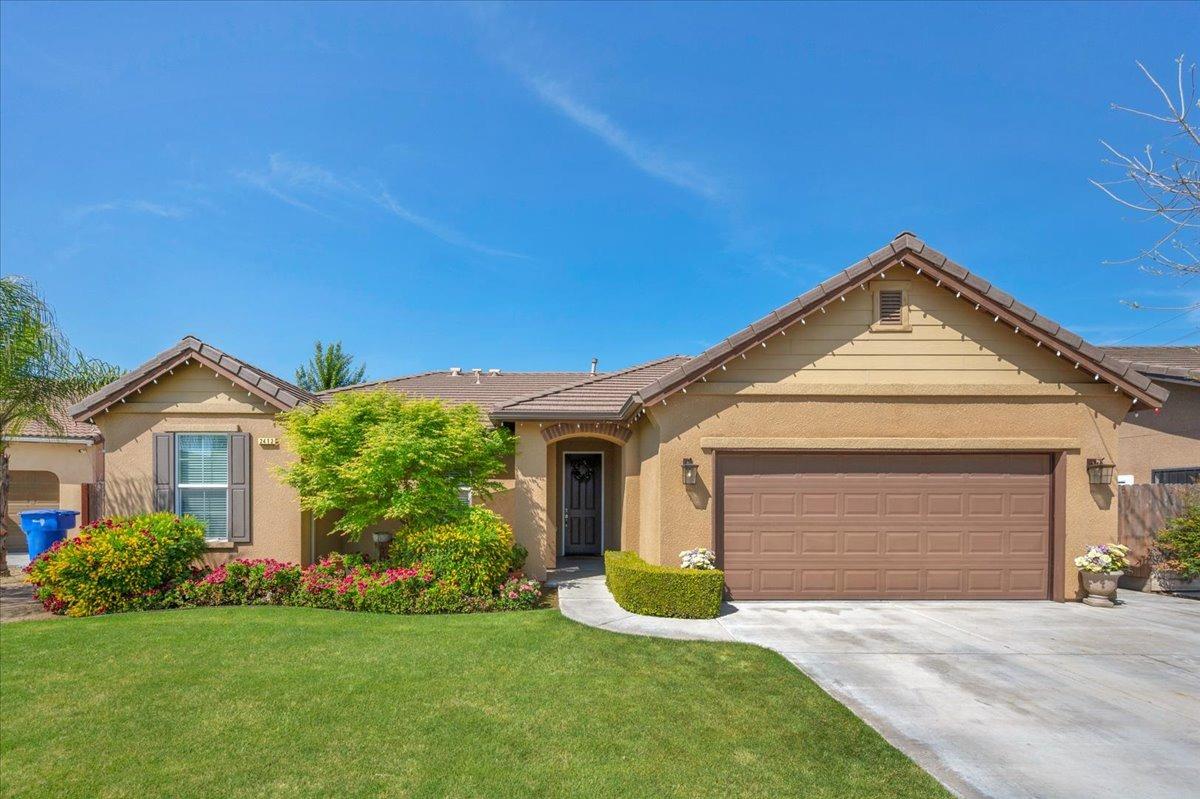 2412 S Inverness Way