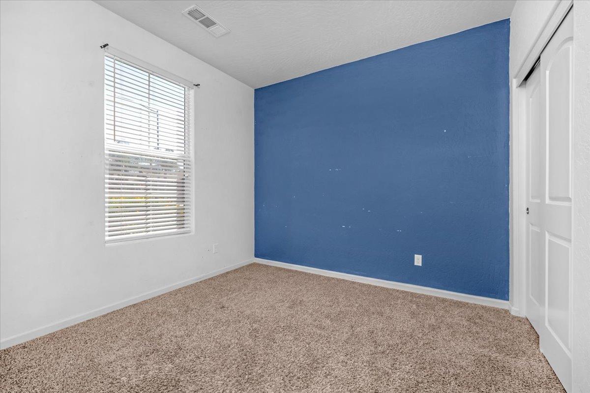 2412 S Inverness Way