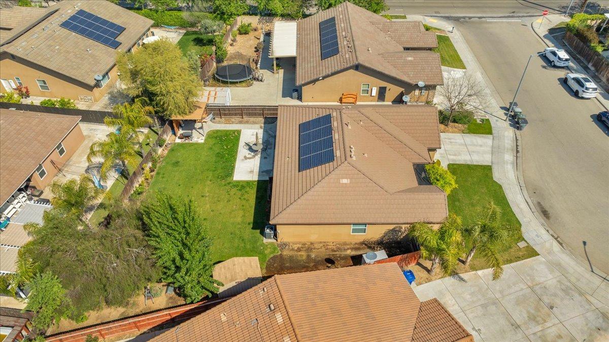 2412 S Inverness Way