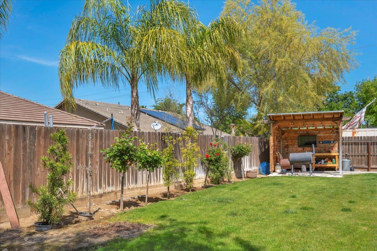 2412 S Inverness Way