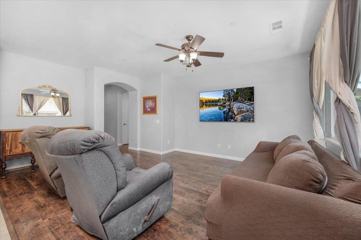 2412 S Inverness Way