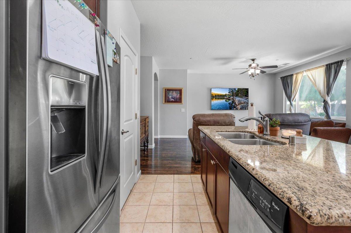 2412 S Inverness Way