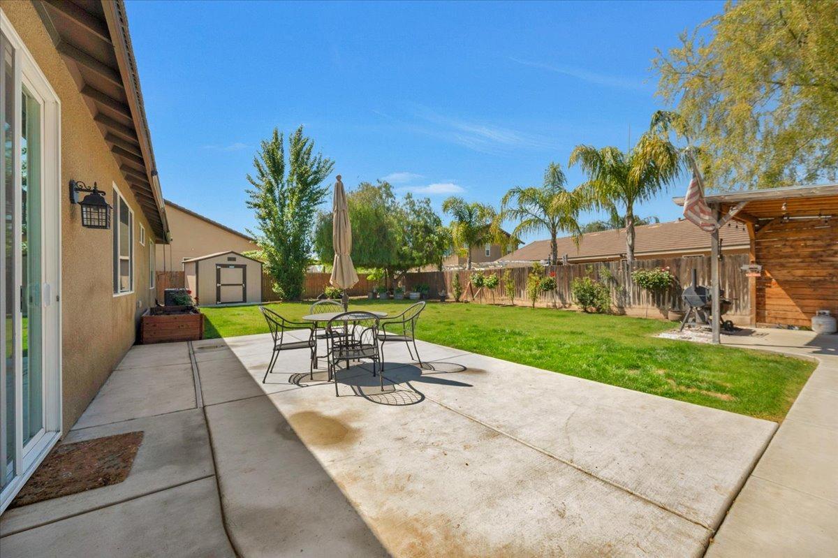 2412 S Inverness Way