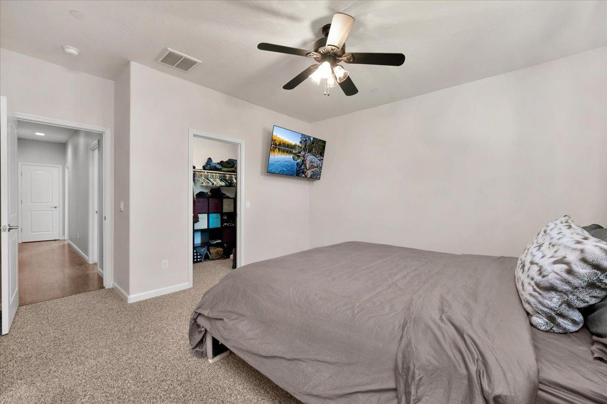 2412 S Inverness Way