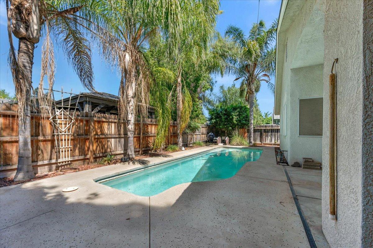 5633 N Delbert Avenue