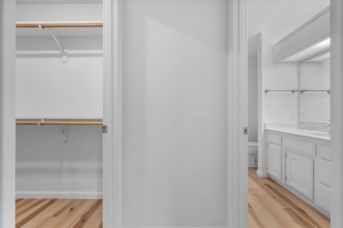 6062 N Constance Avenue