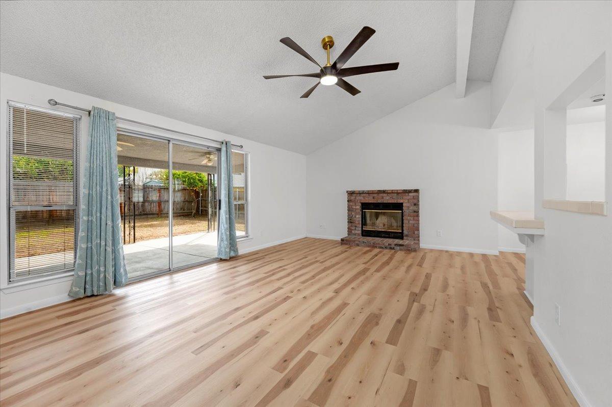 6062 N Constance Avenue