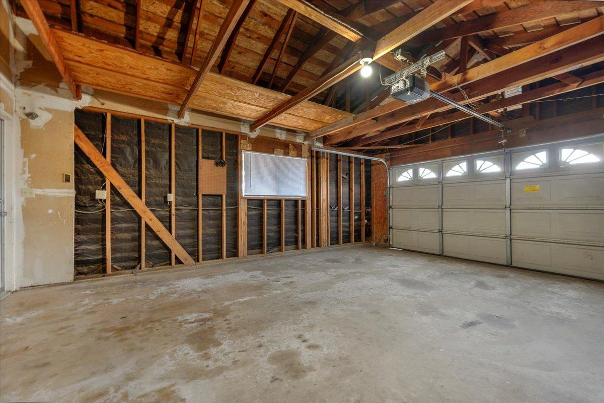 6062 N Constance Avenue