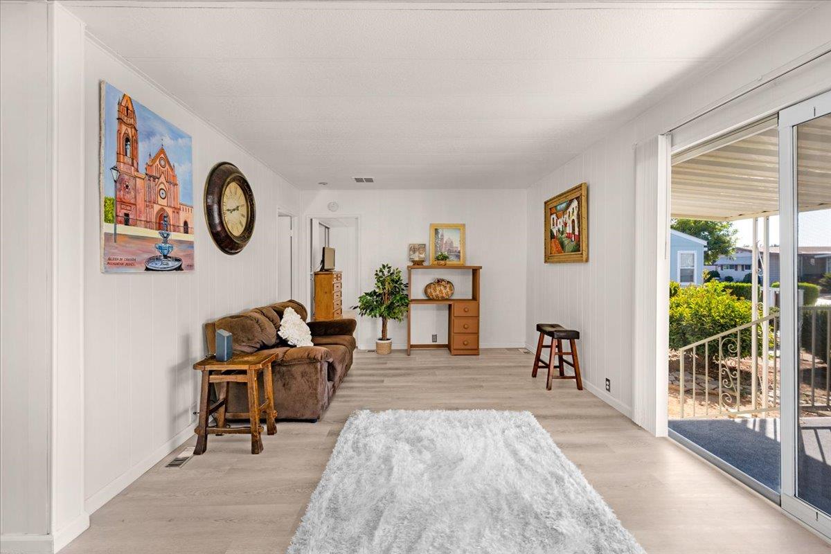 2706 W Ashlan Avenue # 323