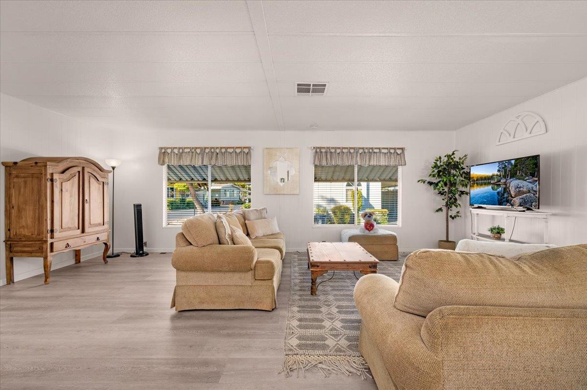 2706 W Ashlan Avenue # 323