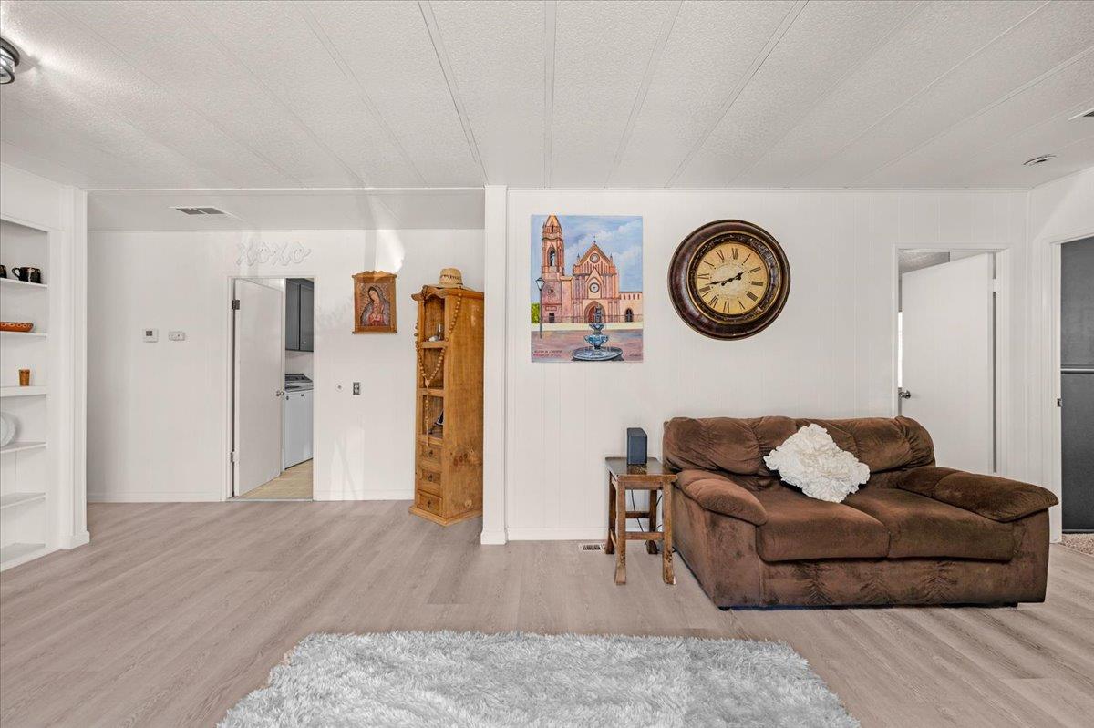 2706 W Ashlan Avenue # 323