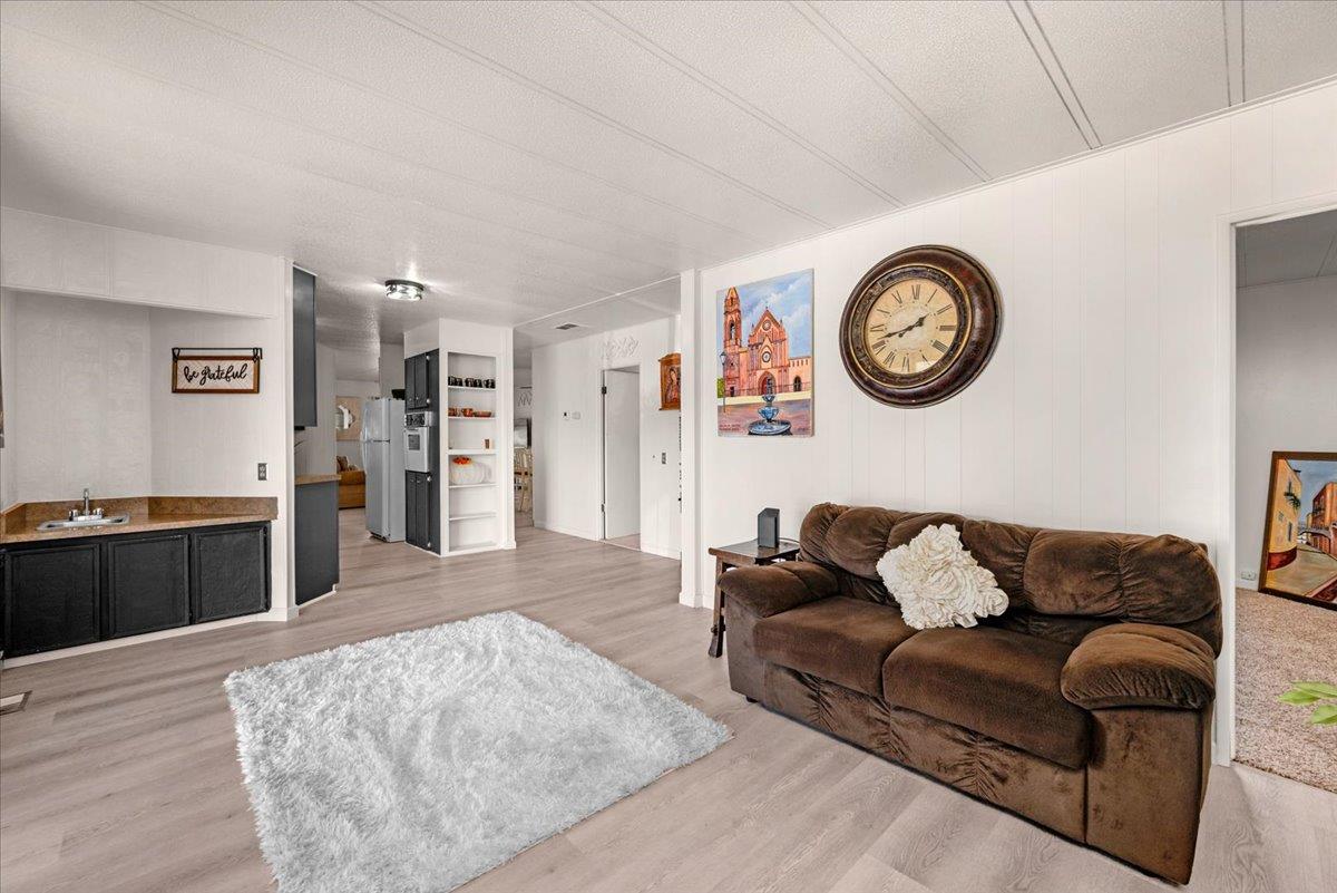 2706 W Ashlan Avenue # 323