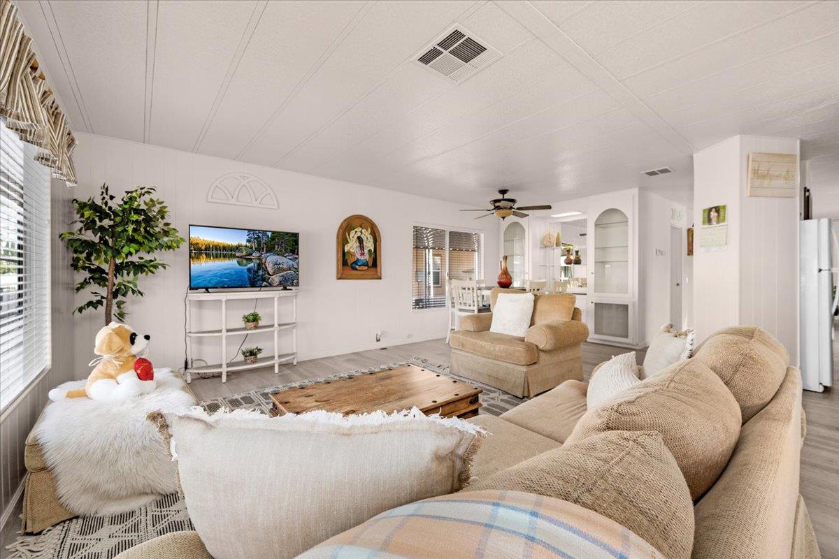 2706 W Ashlan Avenue # 323