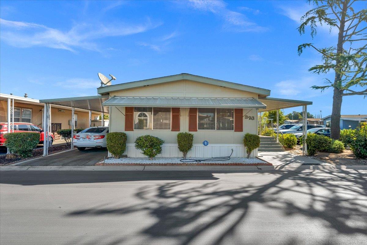 2706 W Ashlan Avenue # 323