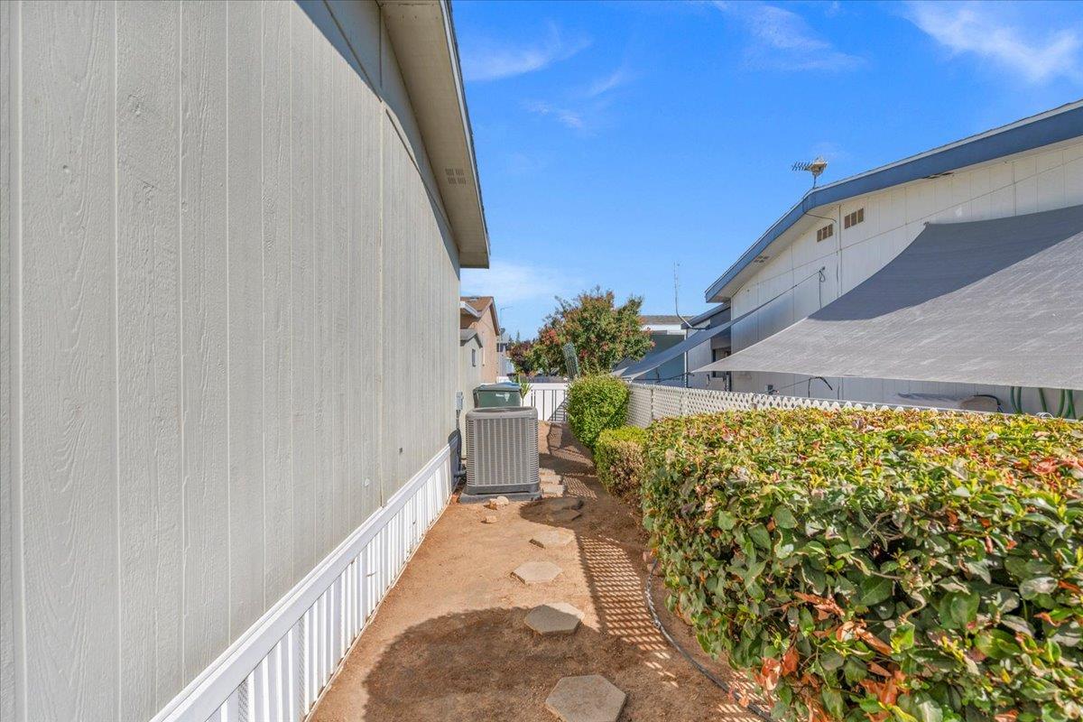 2706 W Ashlan Avenue # 323