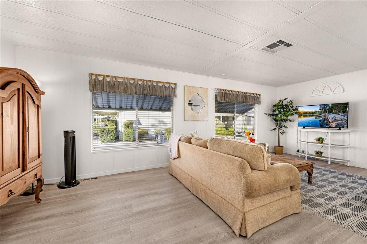 2706 W Ashlan Avenue # 323