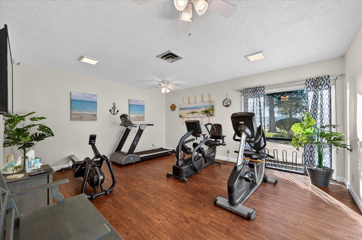 1001 Sylmar Avenue # 216