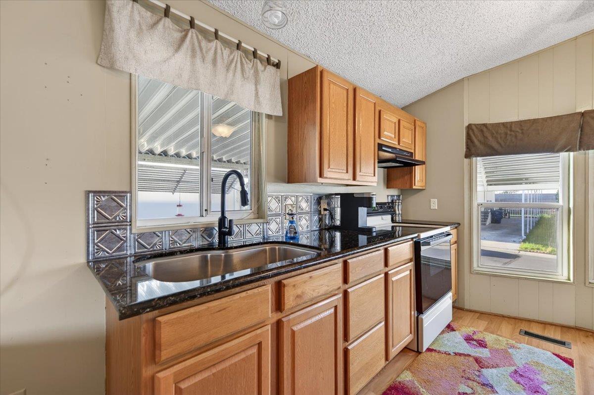 1001 Sylmar Avenue # 216